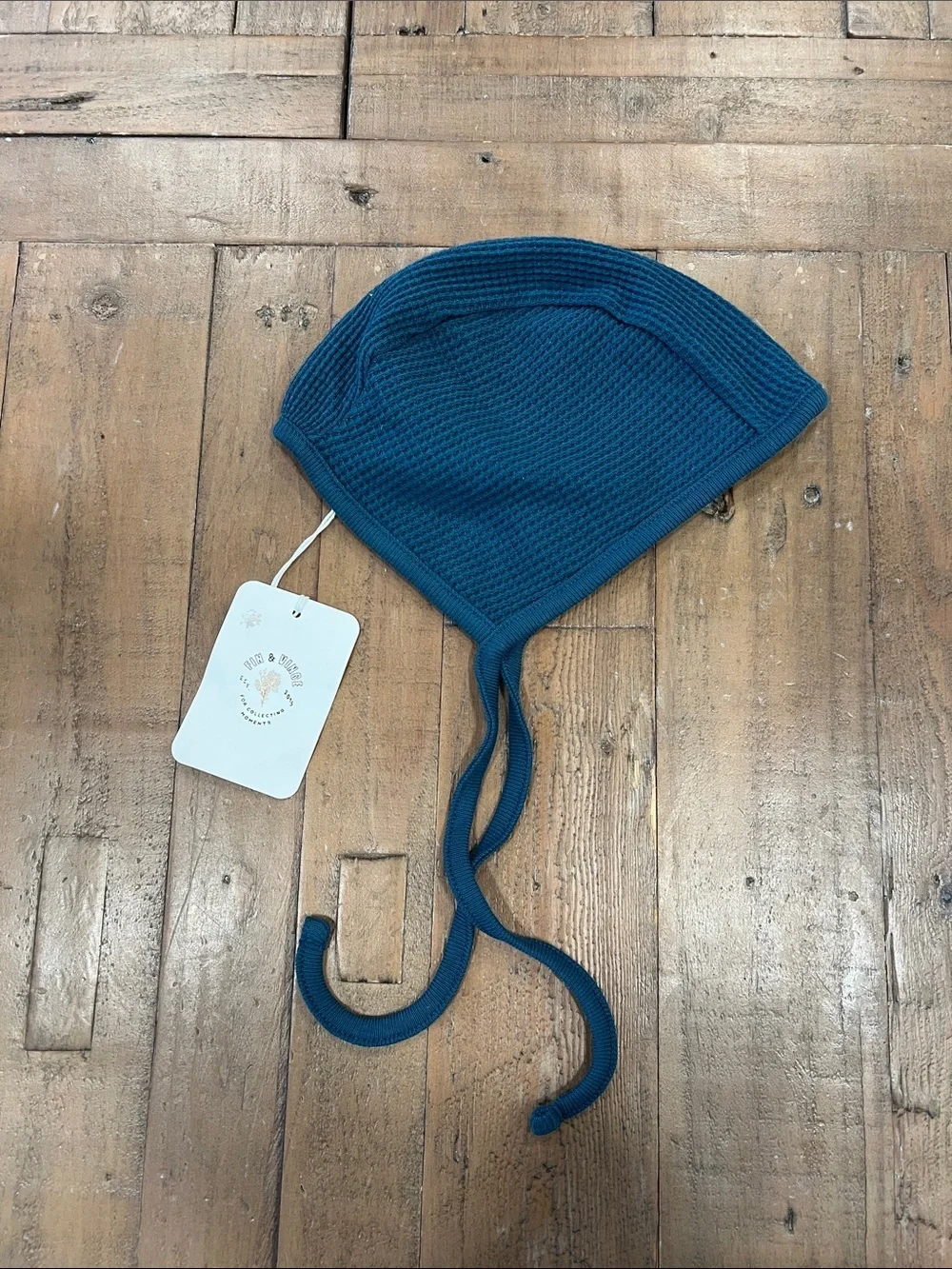 Fin & vince organic cotton waffle knit ocean blue bonnet 6-12 months nwt